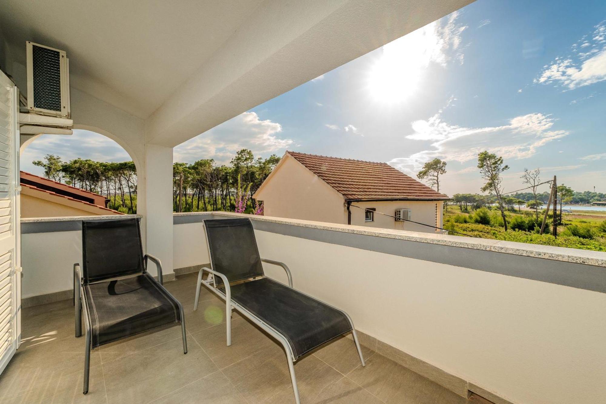 Apartments Dalmatia (Adults Only) Privlaka  Esterno foto